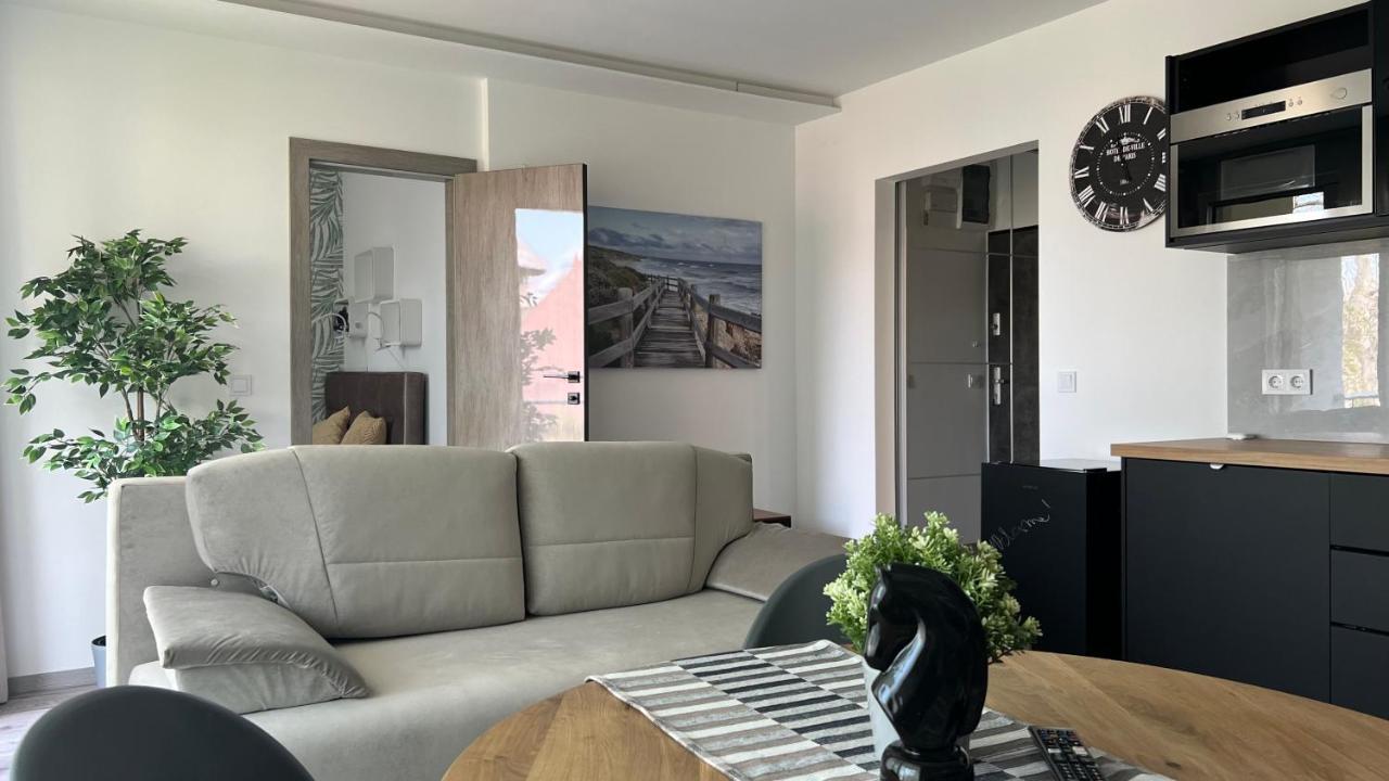 Villa Bauhaus Wellness Apartman 202 Шиофок Экстерьер фото