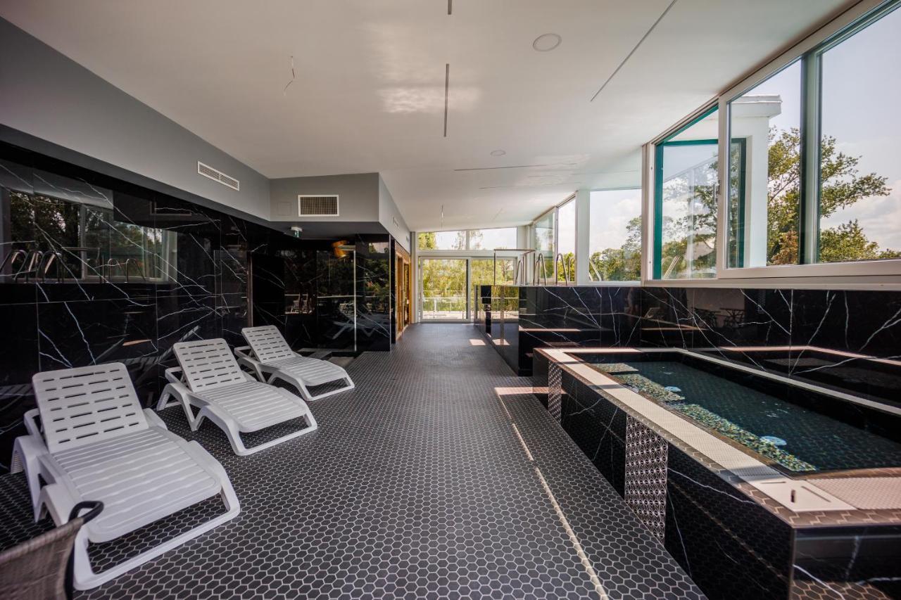 Villa Bauhaus Wellness Apartman 202 Шиофок Экстерьер фото