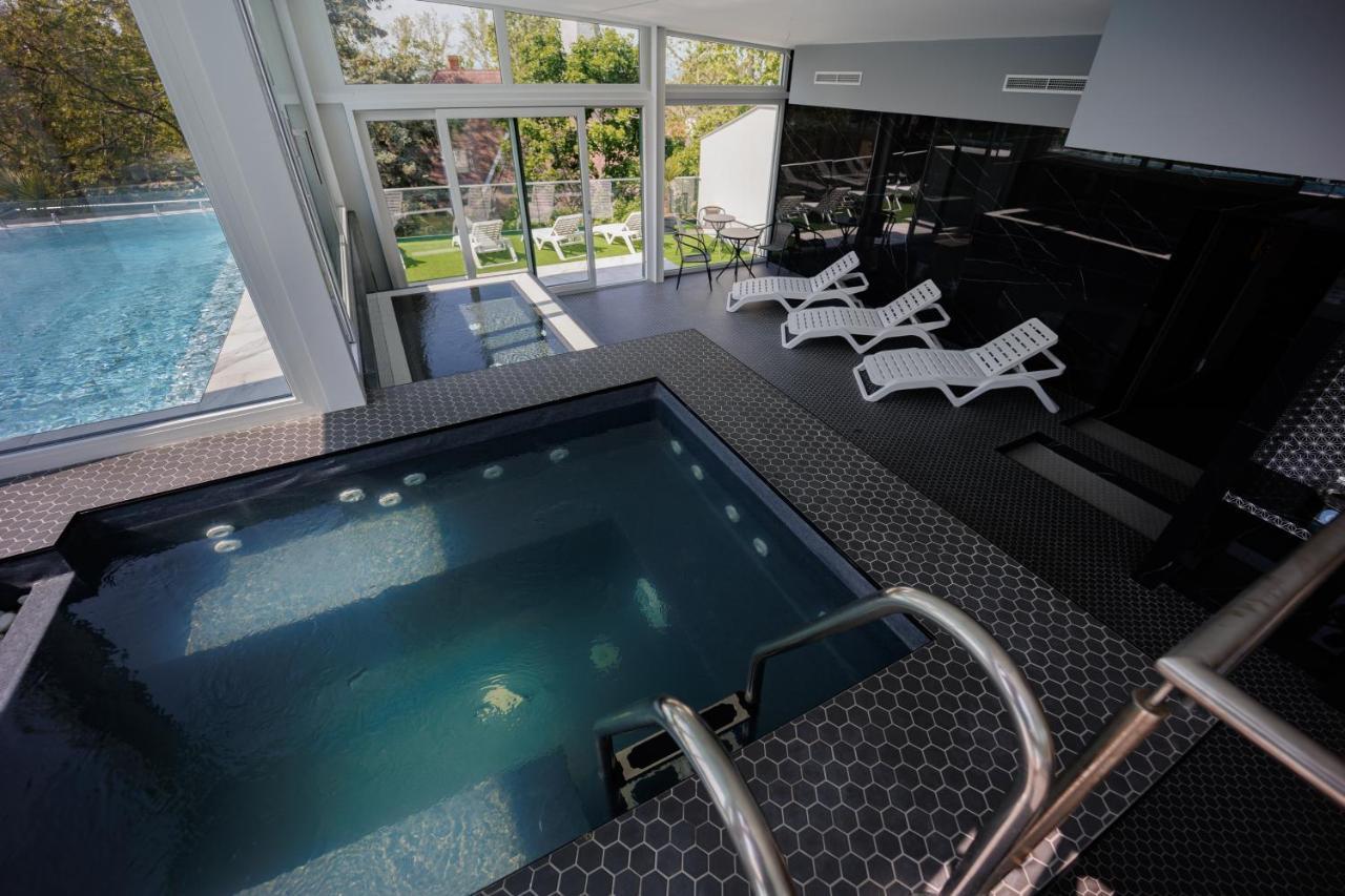 Villa Bauhaus Wellness Apartman 202 Шиофок Экстерьер фото